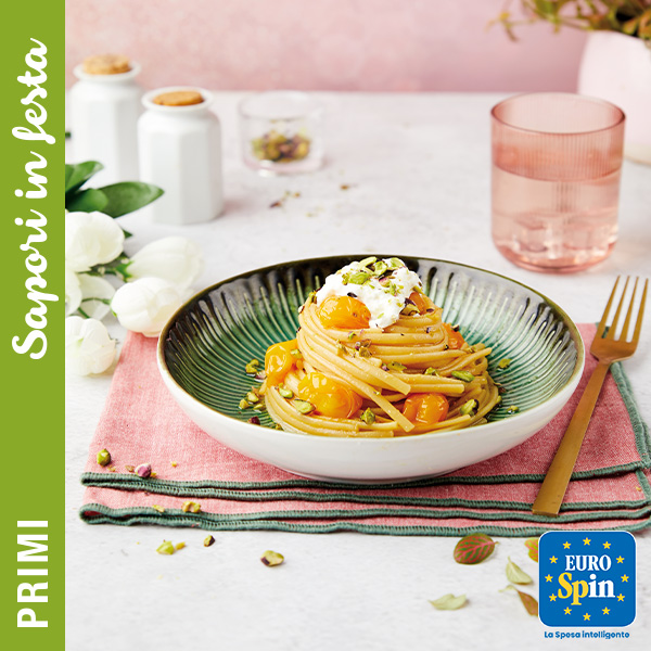 Linguine con pomodorini gialli, burrata e pistacchi