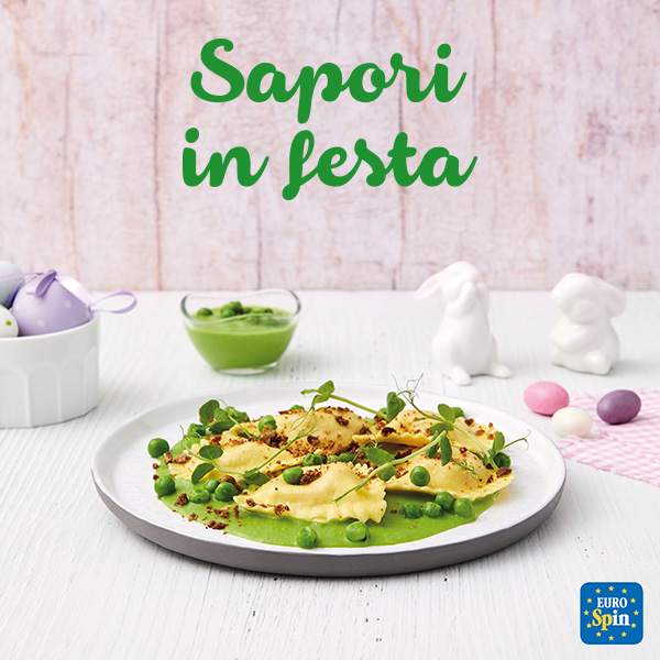 Mezzelune con gamberi e burrata su crema di piselli e polvere di olive