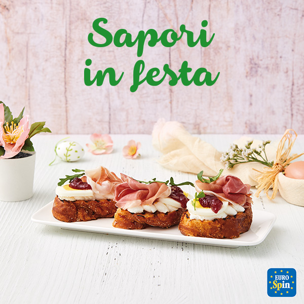 Tartine di croissant con prosciutto crudo, uova e composta di frutti rossi